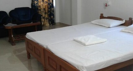 Mona Hotel Room Type - Deluxe Double Room (AC)
