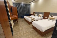 pushkar mountain valley