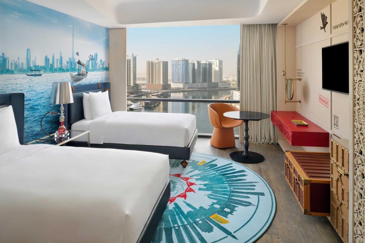 Hotel Indigo Dubai Downtown - Near Dubai Mall - Tap to explore photos
