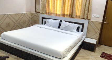 Himalaya Tourist Bhuntar Room Type - Deluxe - Without Balcony Himalaya Tourist Bhuntar Room Type - Deluxe - Without Balcony