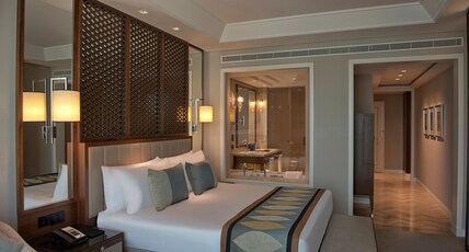 Taj Dubai Room Type - Taj Club Room Burj View King Bed