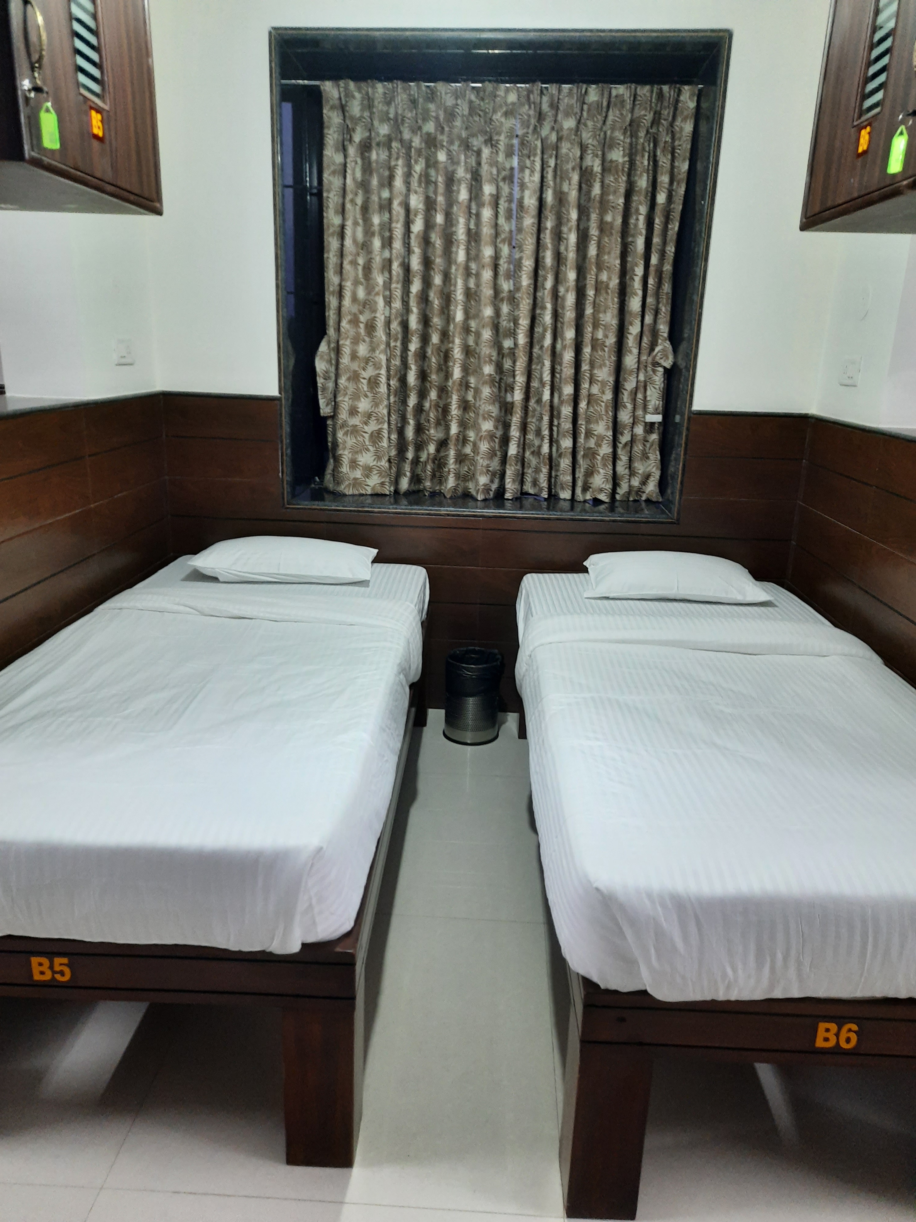 Go Goa Dormitory - Tap to explore photos