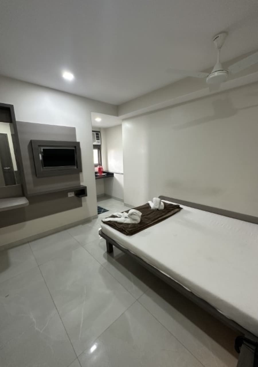 RS REGENCY Hotel - Tap to explore photos
