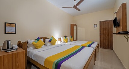 Itsy Hotels Everest Leela Residency Room Type - Deluxe Family Room