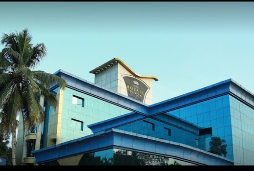 Royale Plaza Hotel