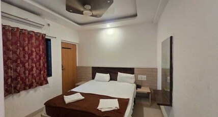 Collection O Sunset Point Pangari Formerly Riveria Room Type - Classic