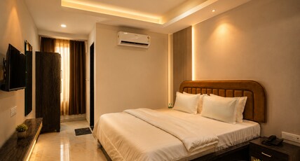 Travinities Hotel - The Royal Palace, Near Airport Room Type - Deluxe Room