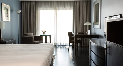 InterContinental Malta Room Type - 1 King Junior Suite City View Club Lounge Access InterContinental Malta Room Type - 1 King Junior Suite City View Club Lounge Access