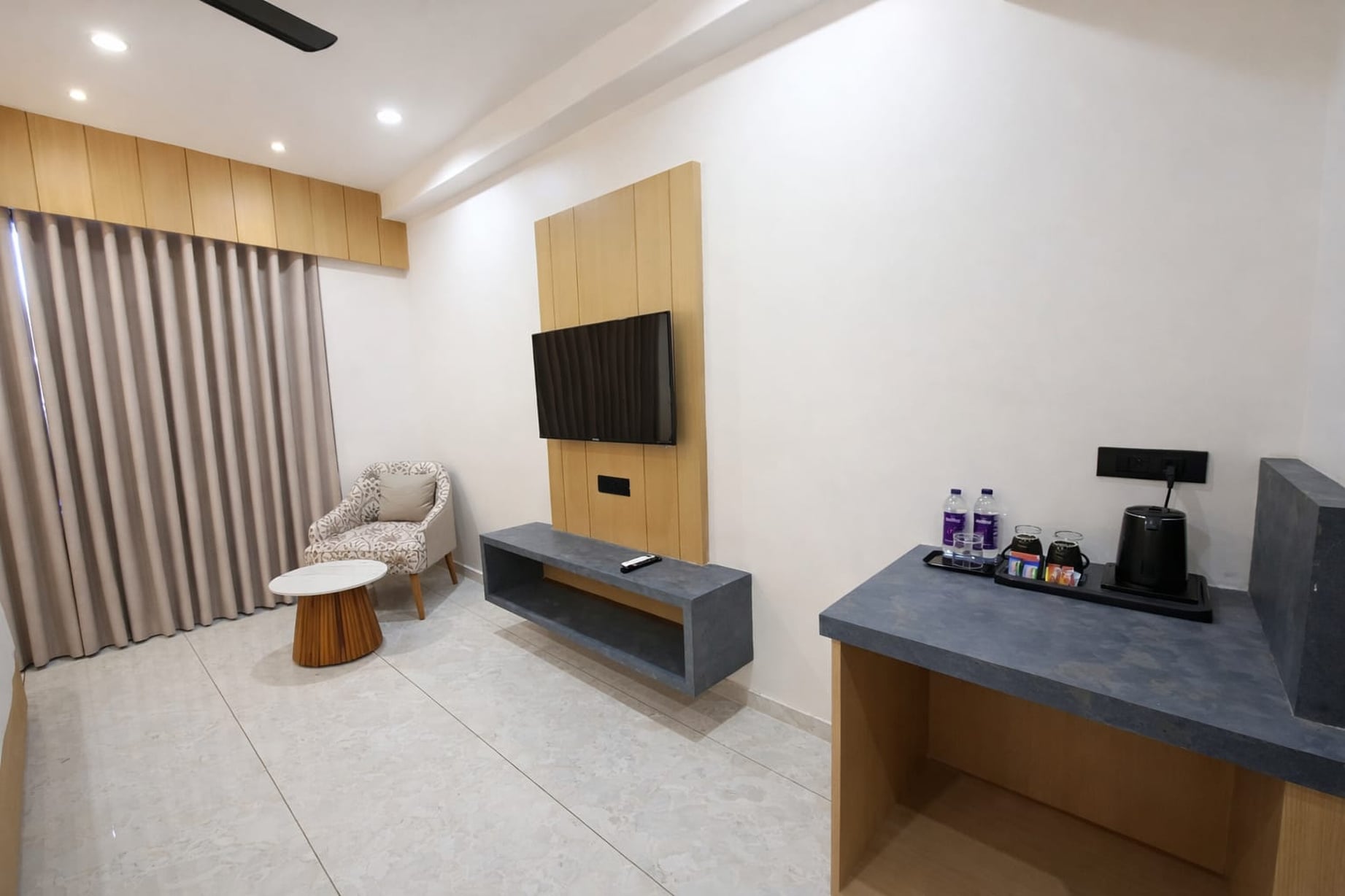 White Panda Hotels SHREE RADHE DWARKA - Tap to explore photos