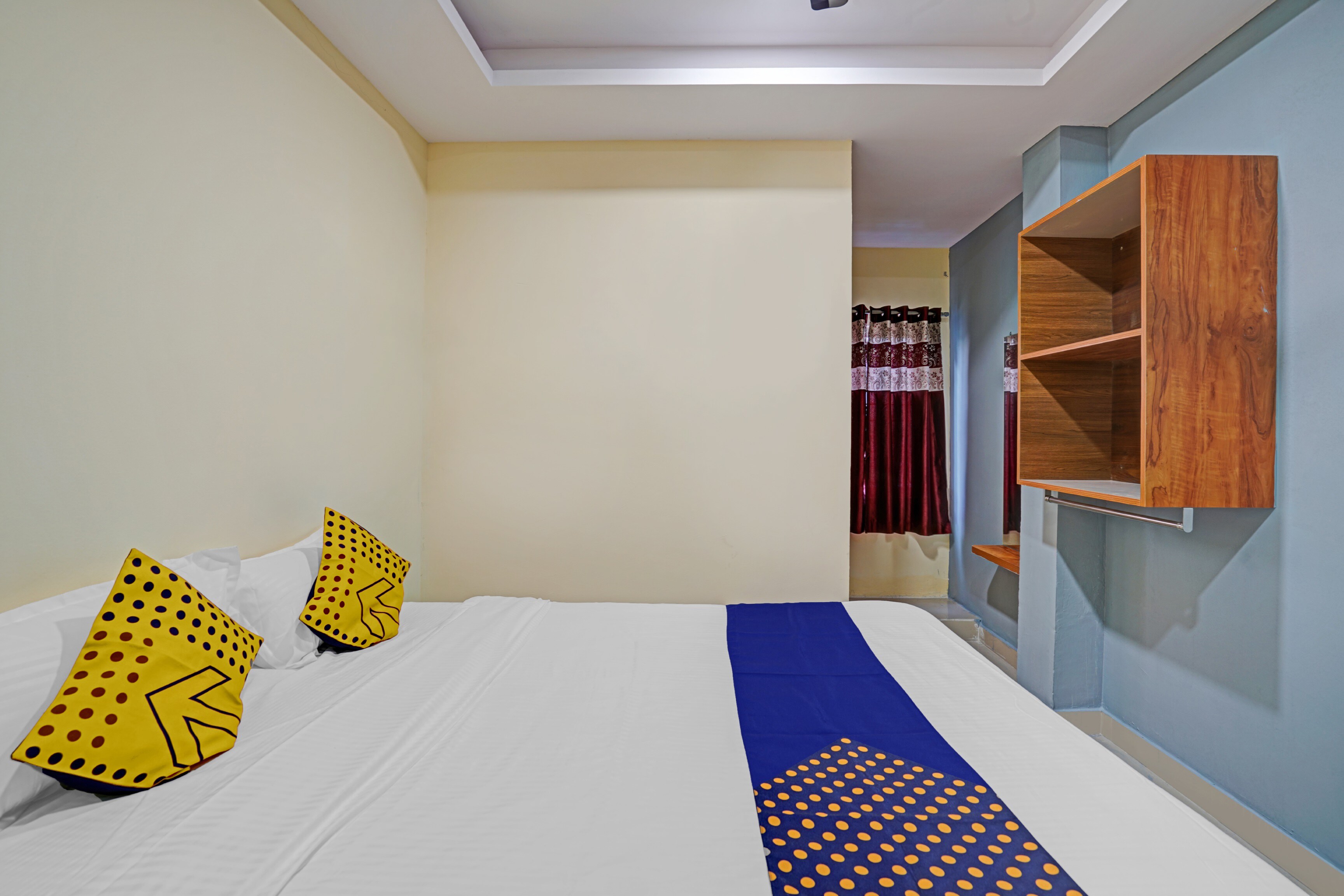 Hotel O SRS Comforts - Tap to explore photos