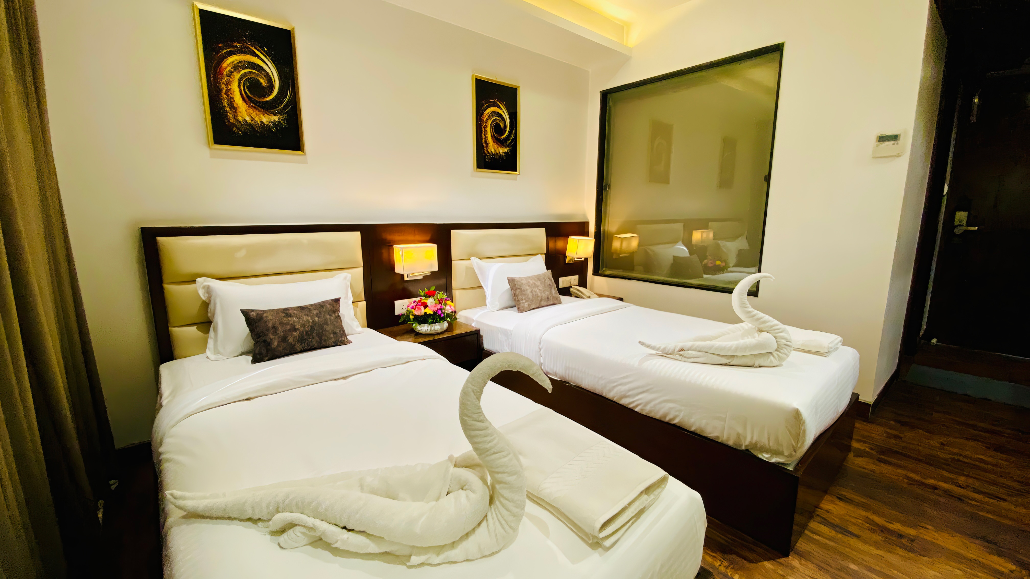 HOTEL THE BELLEVUE - Tap to explore photos