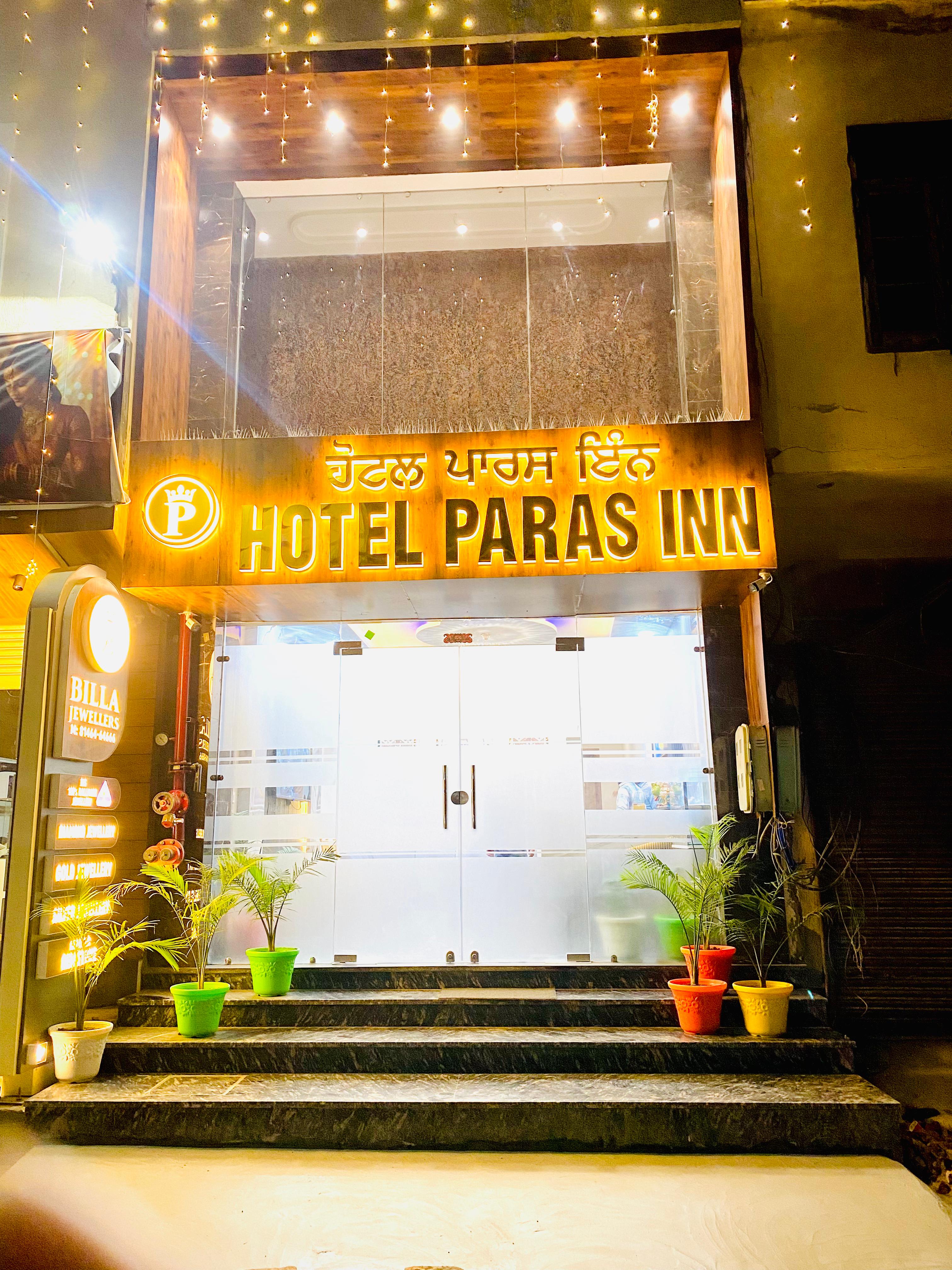 Hotel Paras inn 2 - 5 Min walking to Golden Temple - Tap to explore photos