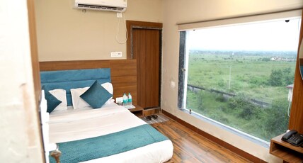 JMC Hotel Safar Inn, Mhow Room Type - Deluxe Room