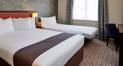 Holiday Inn Belfast Room Type - 1 Double Standard Sofa Bed Holiday Inn Belfast Room Type - 1 Double Standard Sofa Bed