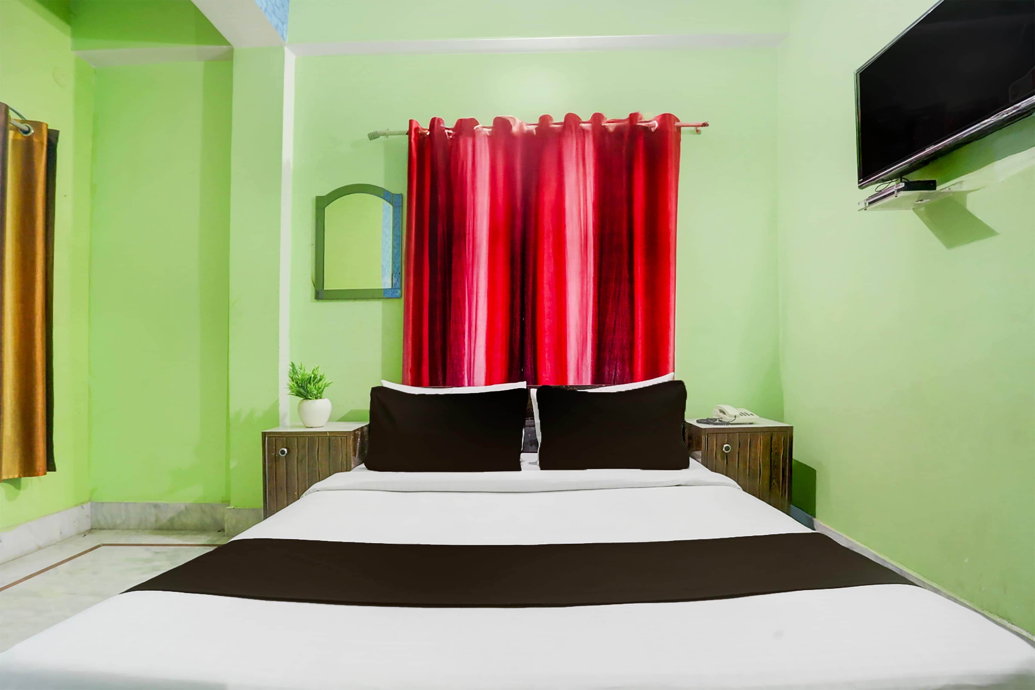 Super Collection O Chhapra Railway Junction Formerly Hotel City Palace - Tap to explore photos
