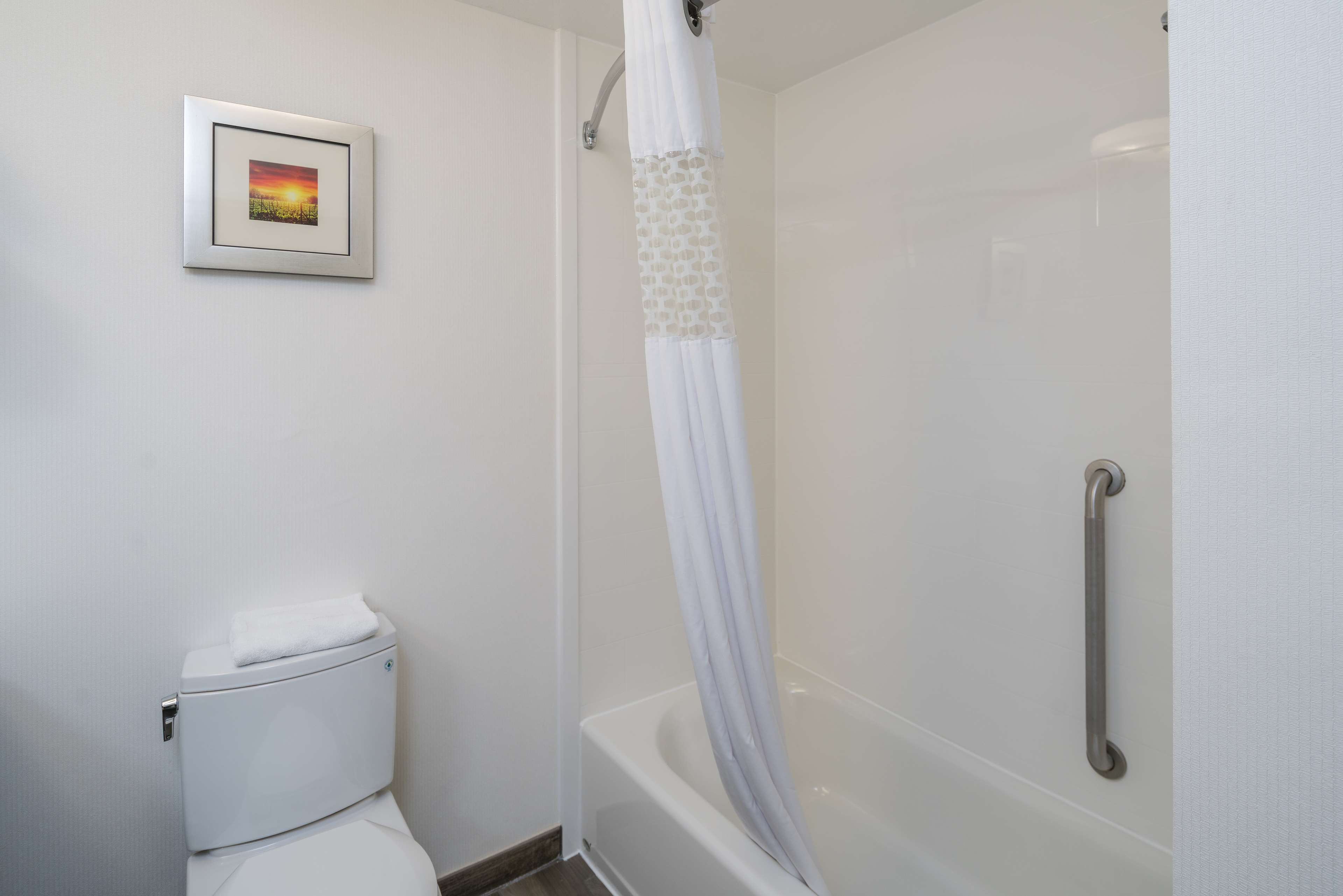 Hampton Inn Livermore - Tap to explore photos
