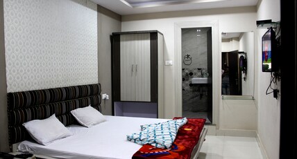 Hotel Mayur Room Type - DELUXE AC