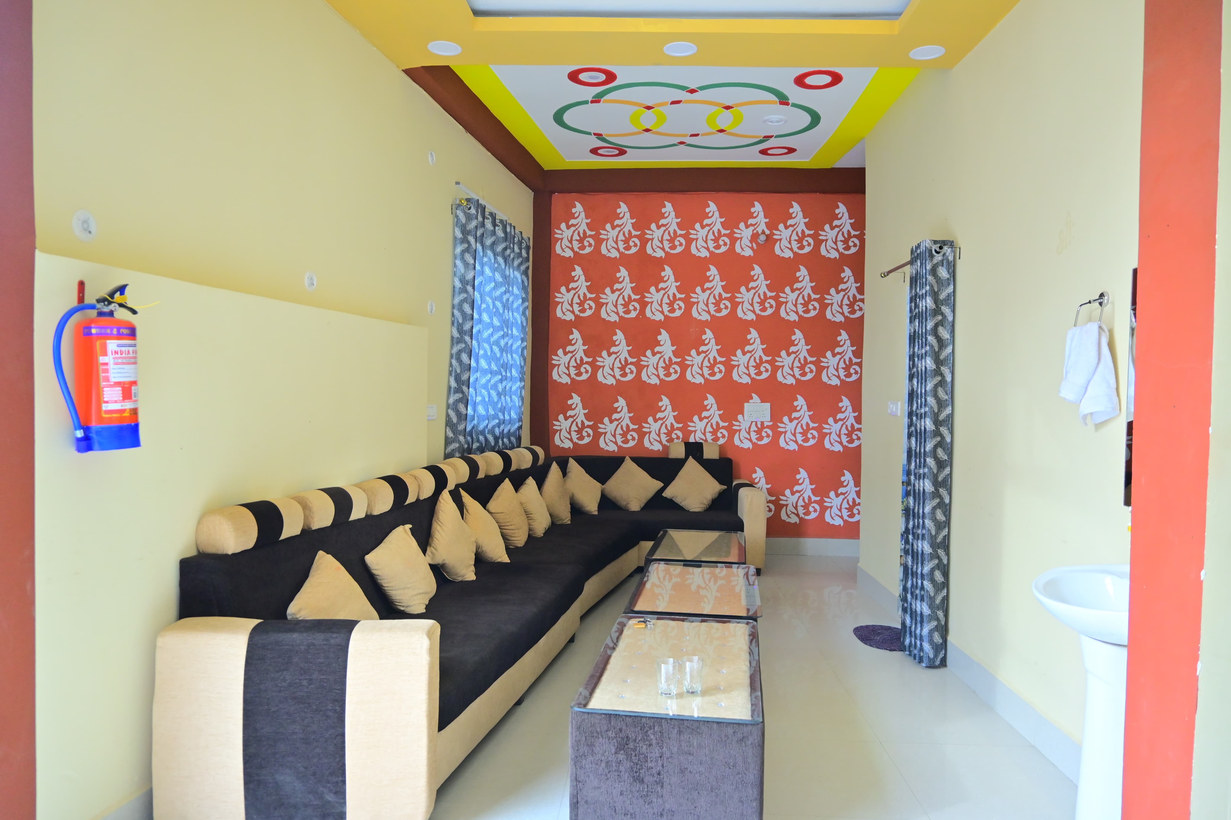 Pandit Ji Palace & Restaurant / Lata Mangeshkar Chowk 500 Meter - Tap to explore photos