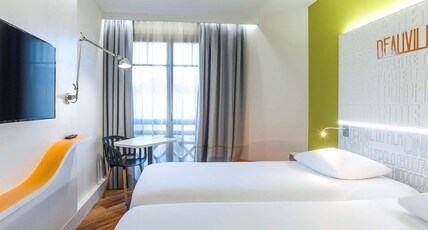 IBIS STYLES DEAUVILLE CENTRE Room Type - Standard Room with twin beds