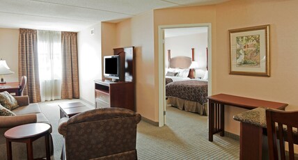 Staybridge Suites OAKVILLE-BURLINGTON  Room Type - 1 King 2 Double 2 Bedroom Suite