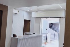Hotel Radhe Inn