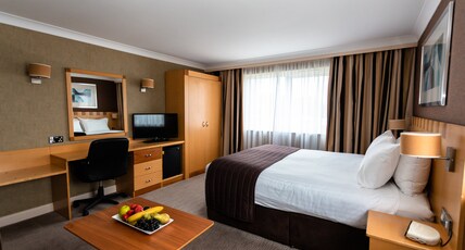 Holiday Inn A55 CHESTER WEST Room Type - 1 King Premium