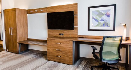 Holiday Inn Express & Suites WEST EDMONTON-MALL AREA Room Type - 2 Queen Beds Suite Sofa Bed