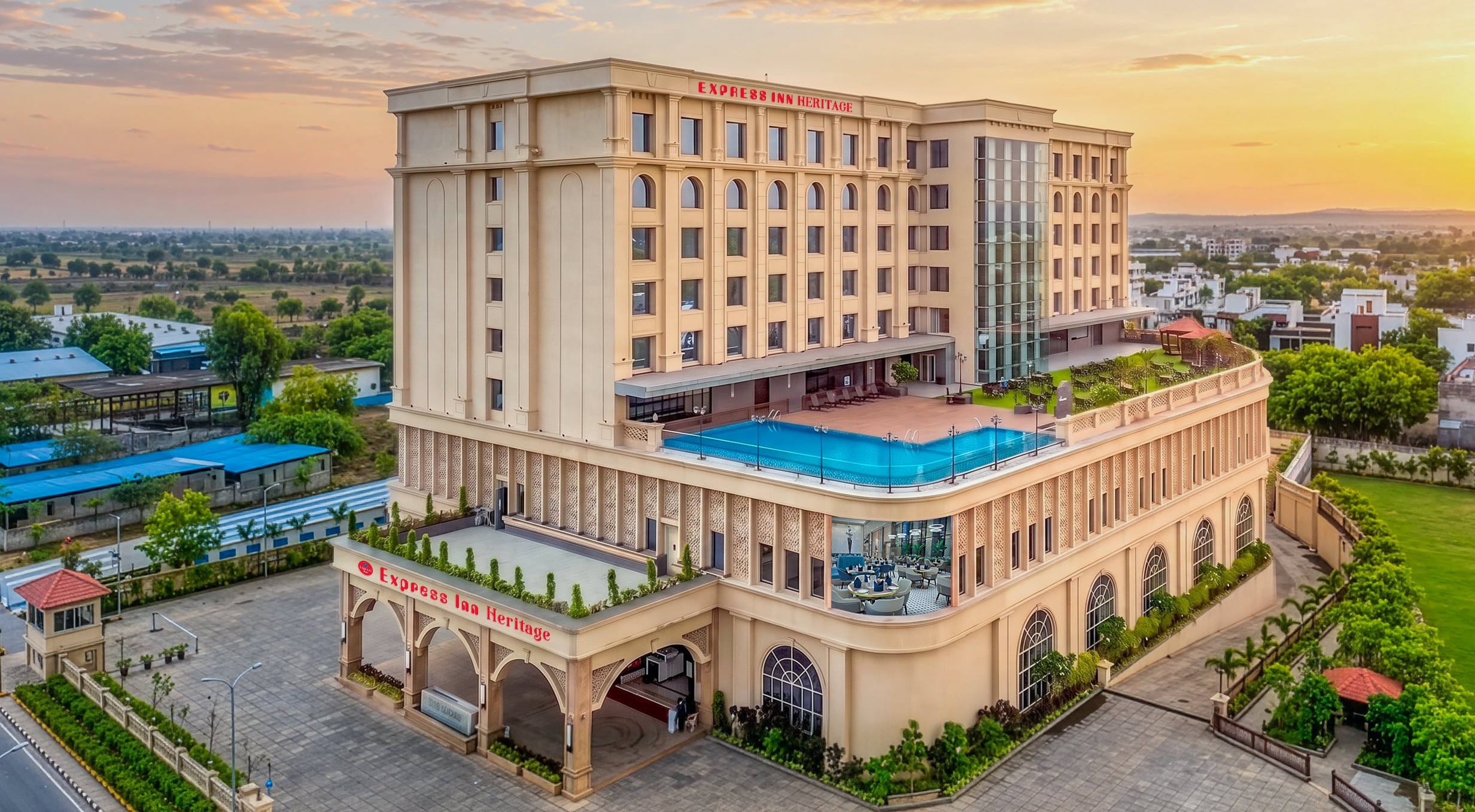 Hotel Express Inn Heritage - Tap to explore photos
