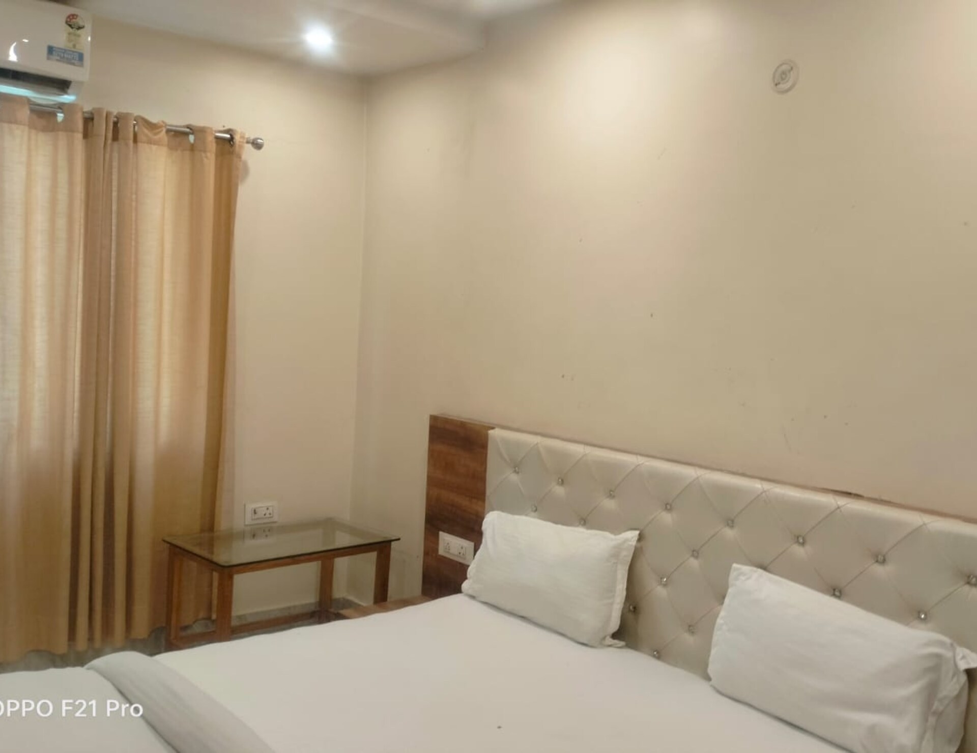 Hotel Sai Palice - Tap to explore photos