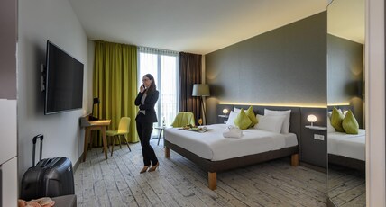 Novotel Muenchen Messe Room Type - Standard room with 1 queen-size bed