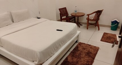 HOTEL AMRON 45 Room Type - STANDARD NON AC with fully vaccinated
