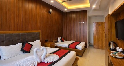 The Grahil Hotel & Restaurant Room Type - Deluxe Family Room with mountain view Balcony