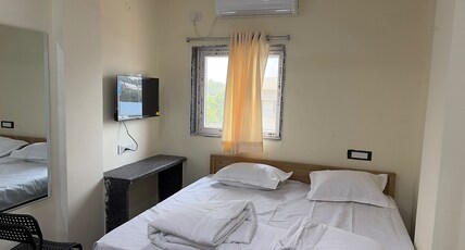 Hotel O Nampally Grand Room Type - Classic