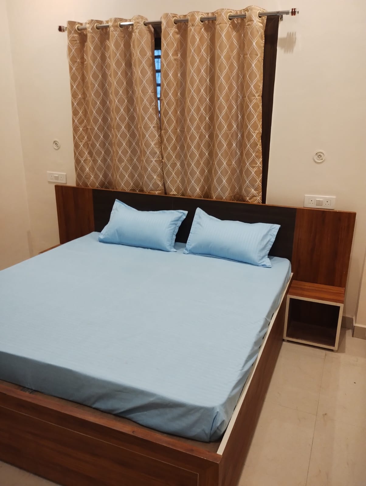 Shri Radha Kunj - Tap to explore photos