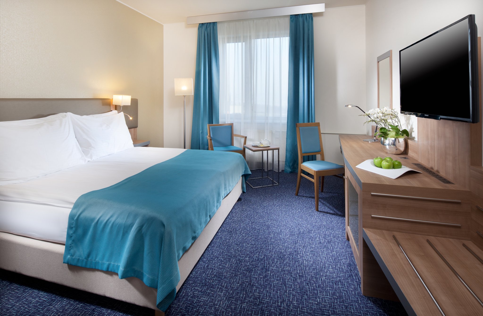 Holiday Inn Prague Congress Centre - Tap to explore photos
