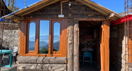 Hill View Cottage Room Type - Deluxe Room with Hill View
