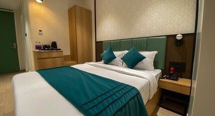ESQUIRE HOTEL NEAR Bandra Kurla Complex Room Type - Deluxe Double Room