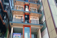 Pause Dwelling Palace