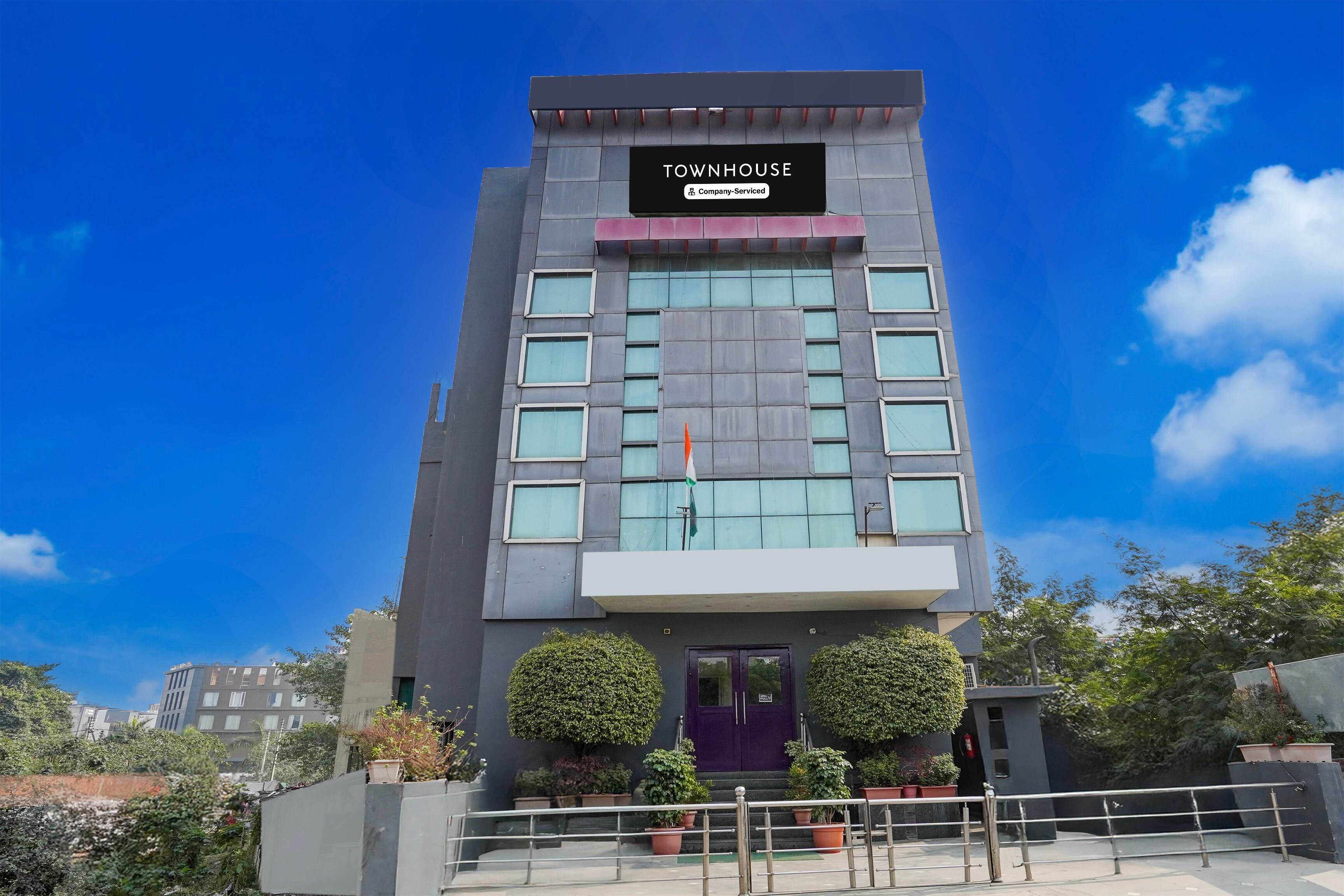 OYO Townhouse Singapore Mall Formerly Hotel Sunshine - Tap to explore photos