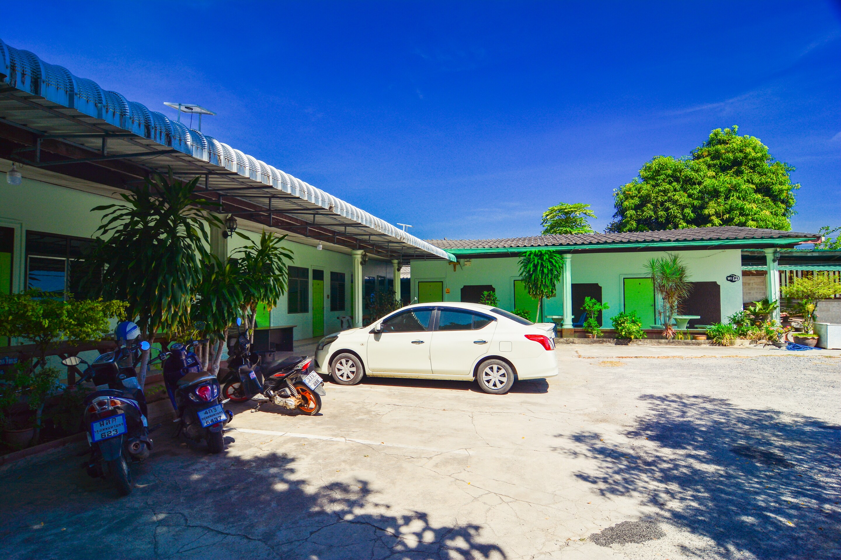 OYO 499 Pattaraporn Hotel - Tap to explore photos