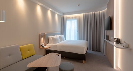 Holiday Inn Express Munich North, an IHG Hotel Room Type - 1 Queen Standard Sofa Bed