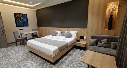 Hotel Paradise Room Type - Ac Palace King Bed Room Hotel Paradise Room Type - Ac Palace King Bed Room