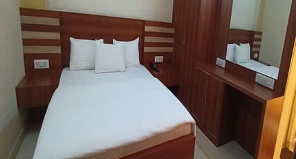 DREAM POINT HOTEL Room Type - DELUXE ROOM