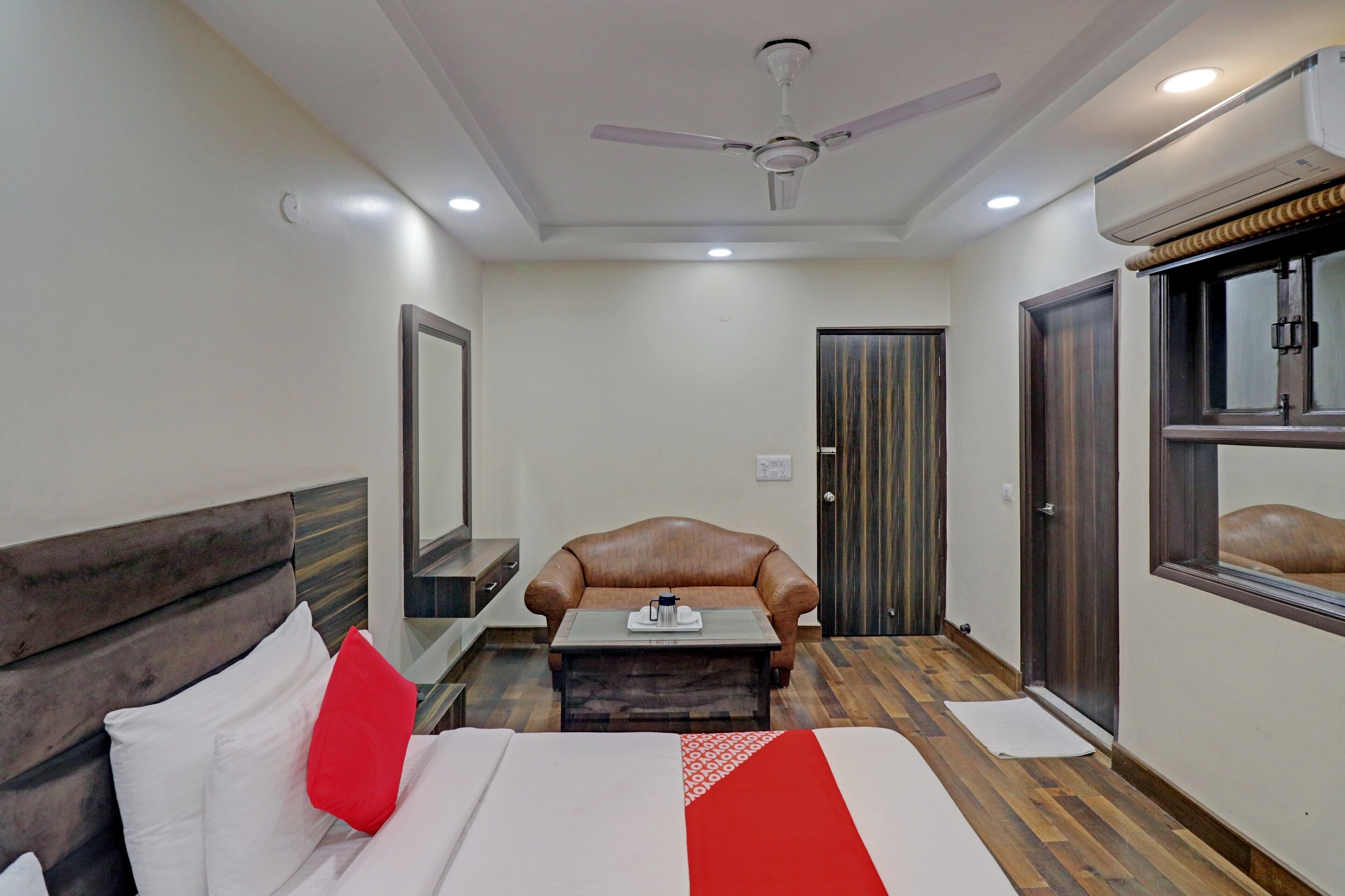 Hotel O Singh Continental - Tap to explore photos
