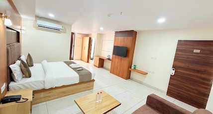 Hotel The 10th Floor Room Type - Premium City View Room with Private Balcony Hotel The 10th Floor Room Type - Premium City View Room with Private Balcony