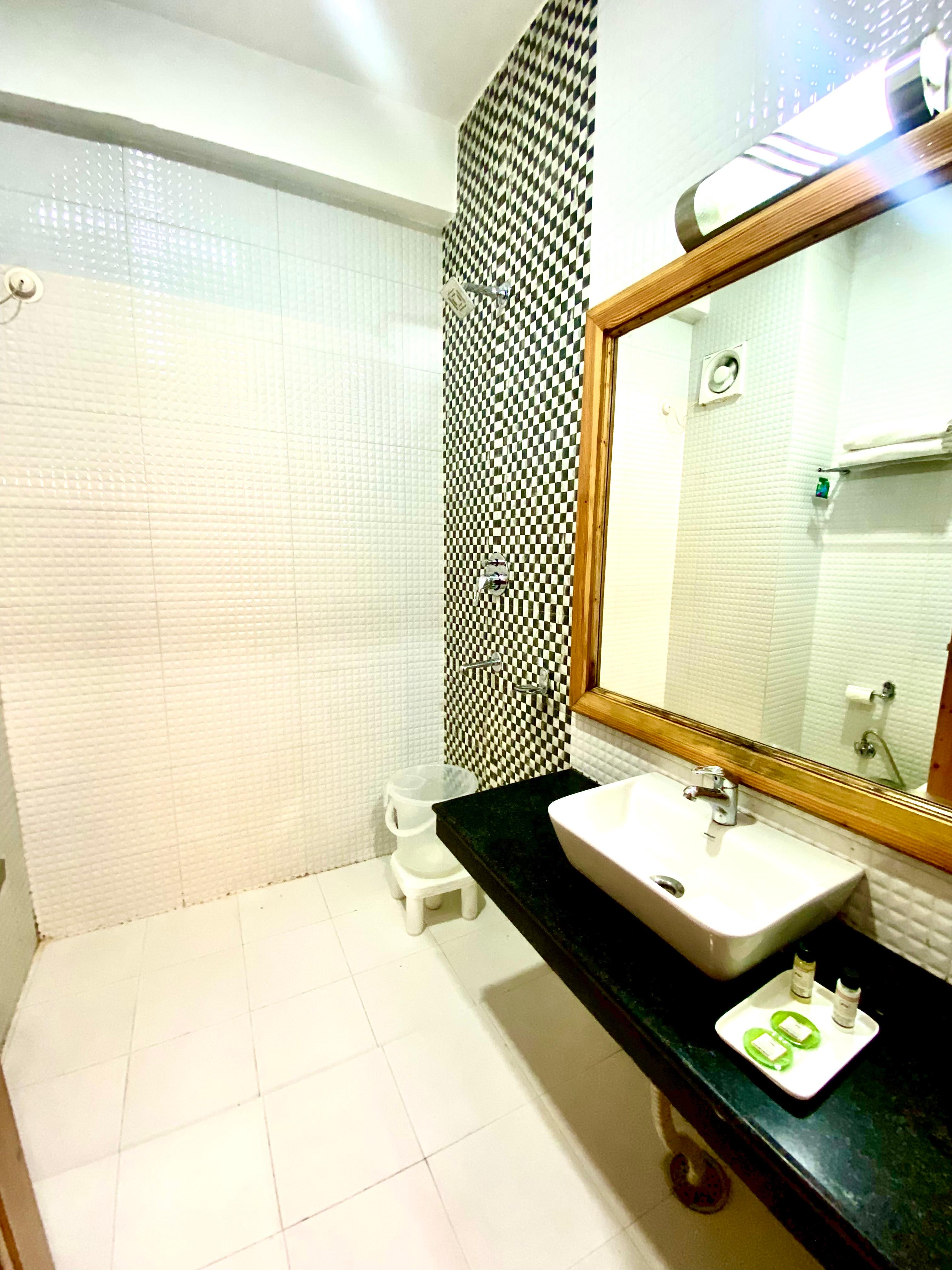 Rhythm retreat - Tap to explore photos