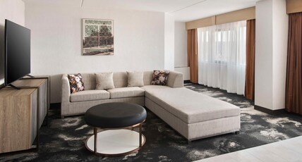 DoubleTree by Hilton Poughkeepsie Room Type - 1 KING MTN VW 2 ROOM SUITE