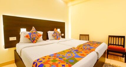 Fabhotel Manoshanti - Nr. Big Daddy Casino Room Type - Executive Room