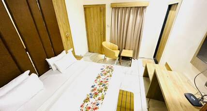 Hotel Kings Residency Room Type - Deluxe Room