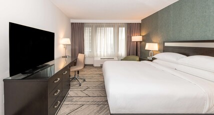 DoubleTree by Hilton Newark Penn Station Room Type - 1 KING BED